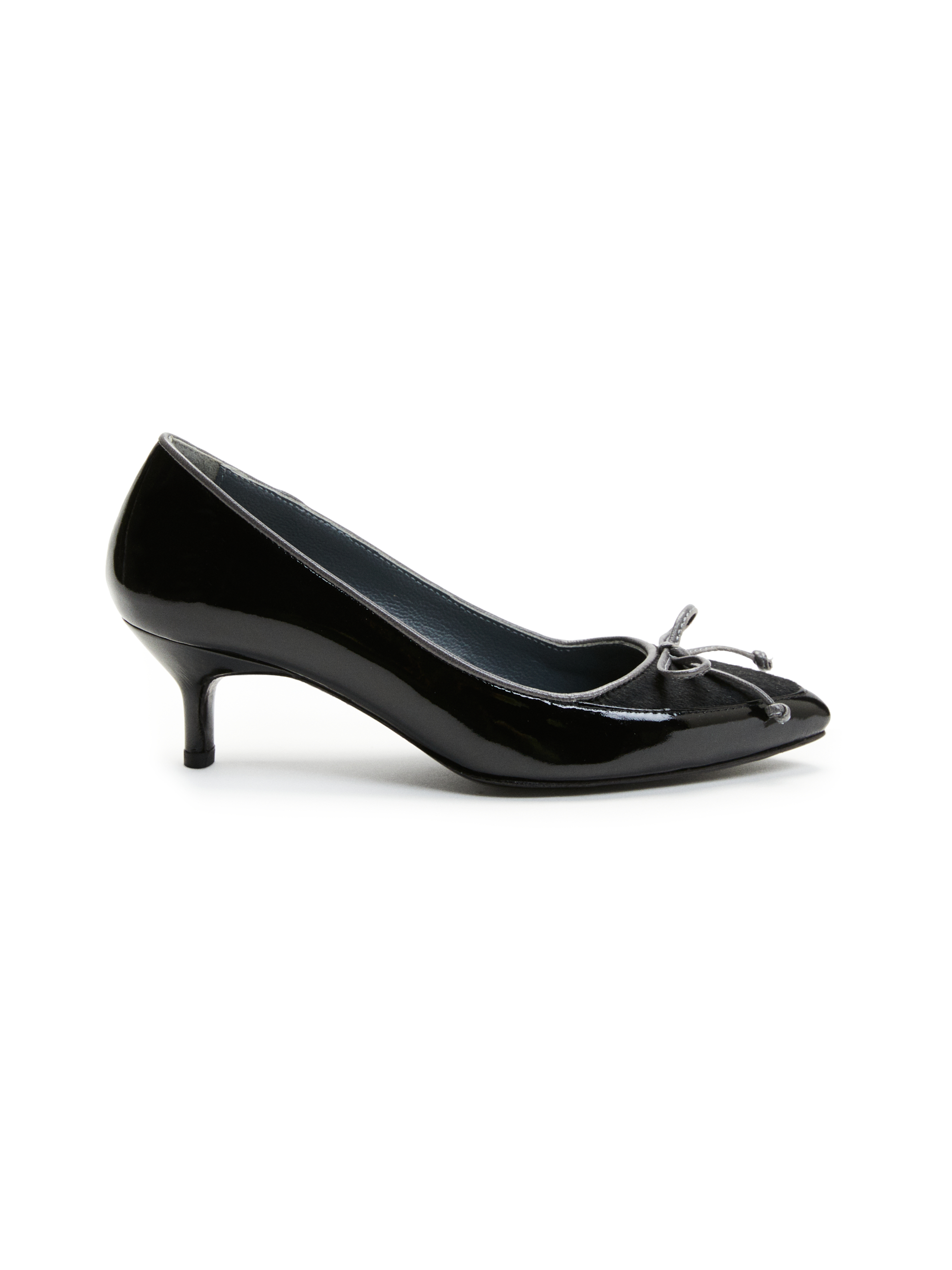 Gabrielle Grey Noir Pump